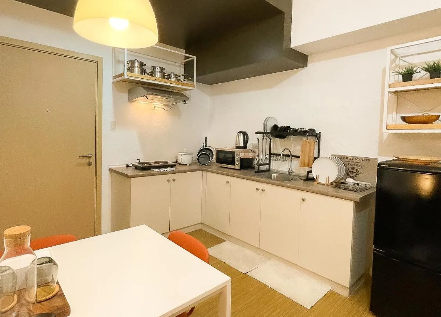Houzz 1548 By Houzztelity Aparthotel Manila Philippines