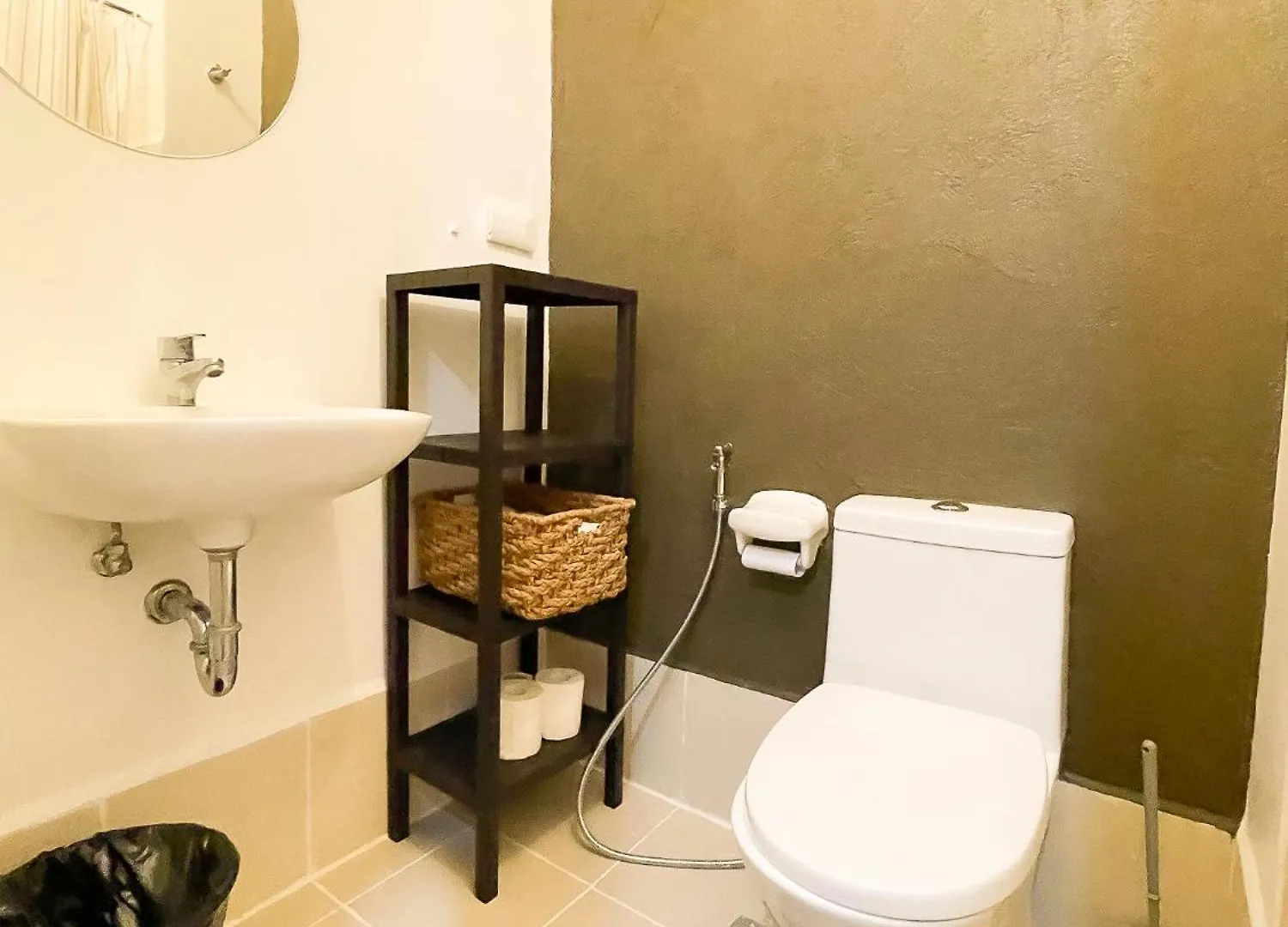 Houzz 1548 By Houzztelity Aparthotel Manila